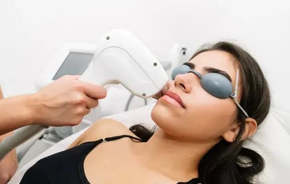 Shaving, Waxing or Laser Hair Removal? Comparing the Everyday Upkeep